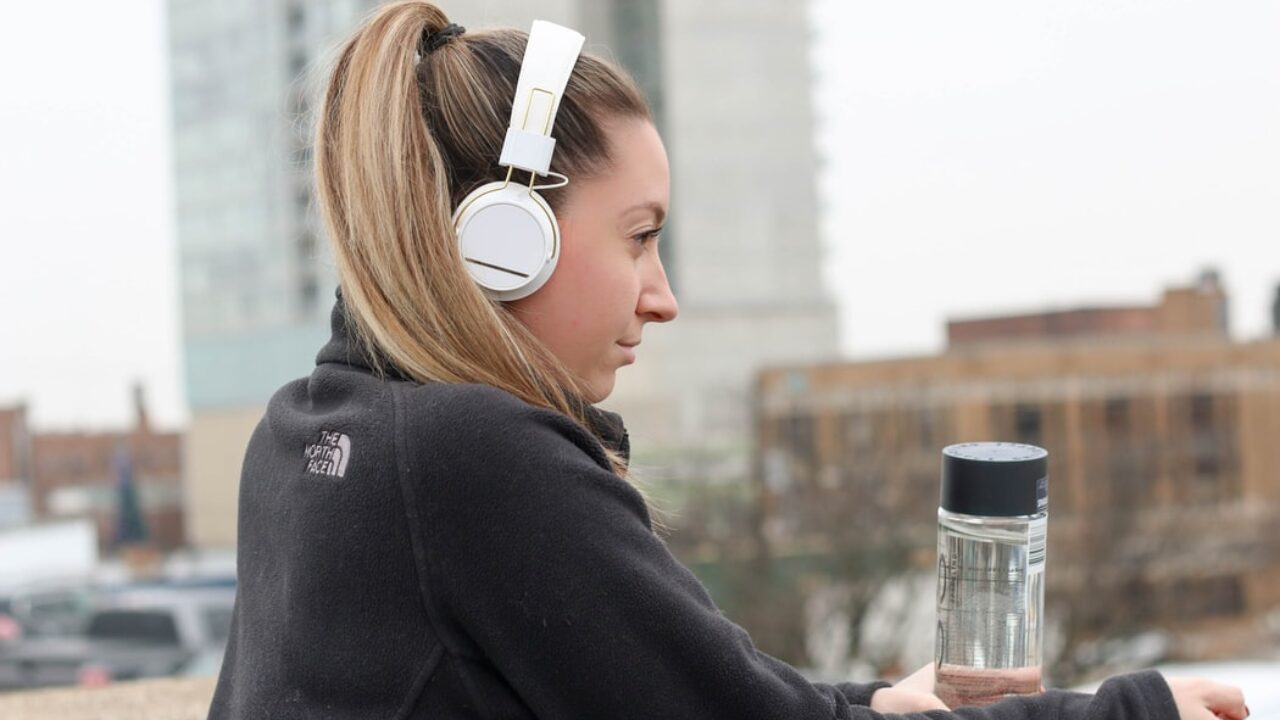 Mejores auriculares de entrenamiento en 2020 – Clon Geek IPX4 Anker soundbuds Slim auriculares inalámbricos con